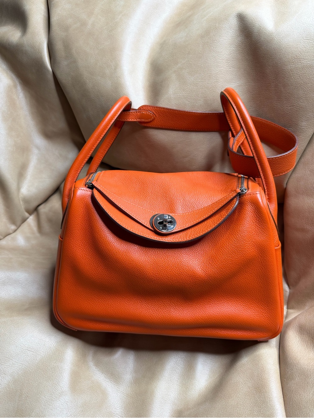Hermes taurillon clemence Lindy 26